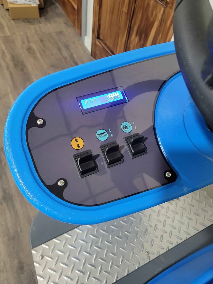 Ronlon RLA860D Rider Floor Scrubber NEW - Image 9