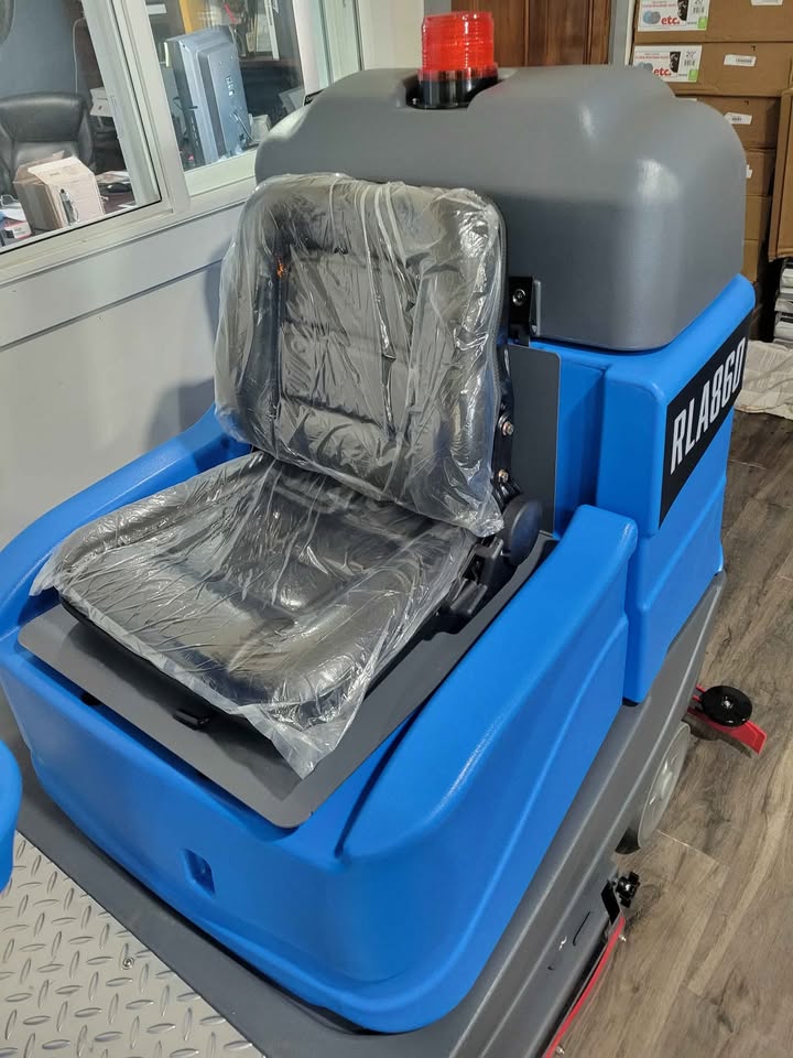 Ronlon RLA860D Rider Floor Scrubber NEW - Image 7